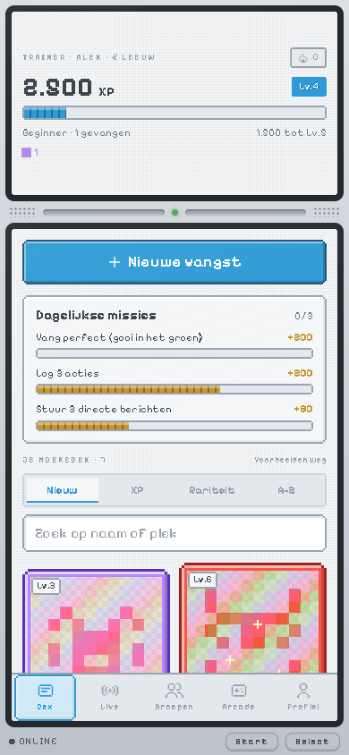 De dex in het DS Silver-thema: trainer-level, 2.500 XP, de knop Nieuwe vangst, dagelijkse missies en de eerste kaarten met gekleurde rariteitsranden.